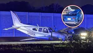 Avioneta choca en autopista