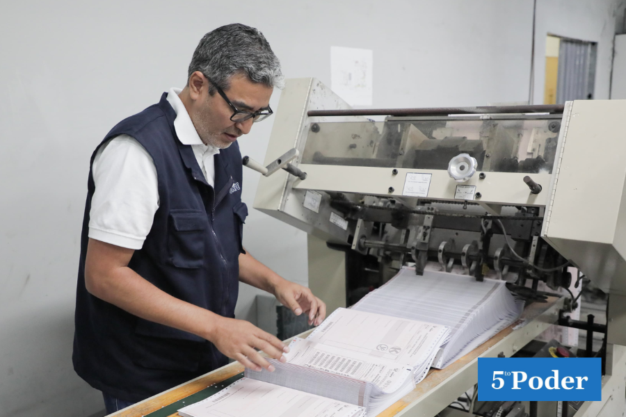 ONPE inició impresión de actas para la segunda vuelta.